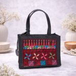 حقيبه بوكس مع تطريز لون اسود