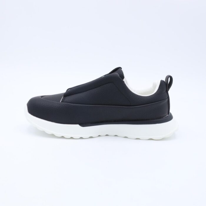 ⁦حذاء جلد بنعل مريح وعملي رياضي برباط وهمي لون أسود⁩ - الصورة ⁦4⁩