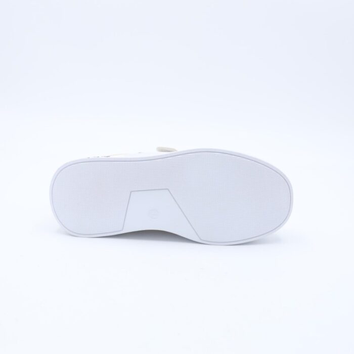 ⁦حذاء رياضي بشريطين لاصق لون ابيض⁩ - الصورة ⁦5⁩