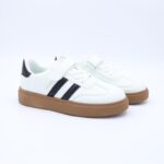 ⁦حذاء رياضي نعل عريض بناتي لون ابيض وأسود⁩ - الصورة ⁦2⁩