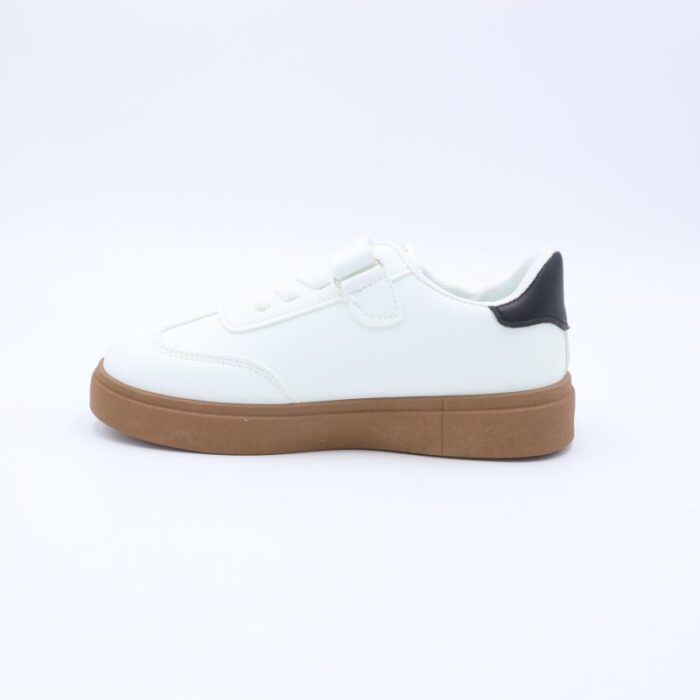 ⁦حذاء رياضي نعل عريض بناتي لون ابيض وأسود⁩ - الصورة ⁦5⁩