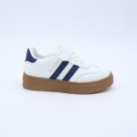 ⁦حذاء رياضي نعل عريض بناتي لون ابيض وكحلي⁩ - الصورة ⁦3⁩