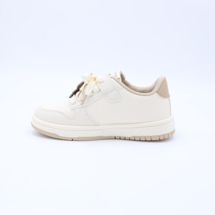 ⁦حذاء رياضي مع ستيكر لابوبو بشريط لاصق بناتي لون بيج وكاكي⁩ - الصورة ⁦5⁩