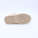 حذاء رياضي بشريط مع ستيكر لابوبو لاصق بناتي لون بيج وابيض