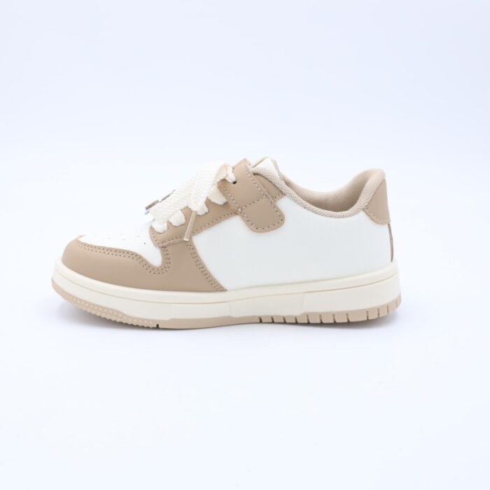 ⁦حذاء رياضي بشريط مع ستيكر لابوبو لاصق بناتي لون بيج وابيض⁩ - الصورة ⁦5⁩