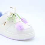 ⁦حذاء رياضي للأطفال لون ابيض وبنفسجي⁩ - الصورة ⁦7⁩