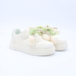 حذاء رياضي للأطفال لون اوف وايت واخضر