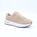 ⁦حذاء رياضي بنعل مريح وعملي للنساء لون كاكي⁩ - الصورة ⁦2⁩