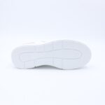 ⁦حذاء رياضي جلد للنساء لون بني وابيض⁩ - الصورة ⁦4⁩