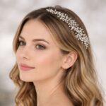 ⁦هيدبيس للشعر لون فضي مع خرز لولو⁩ - الصورة ⁦2⁩