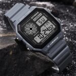 ⁦ساعة 3 شاشات سيليكون مربعة بألوان مختلفة⁩ - الصورة ⁦8⁩