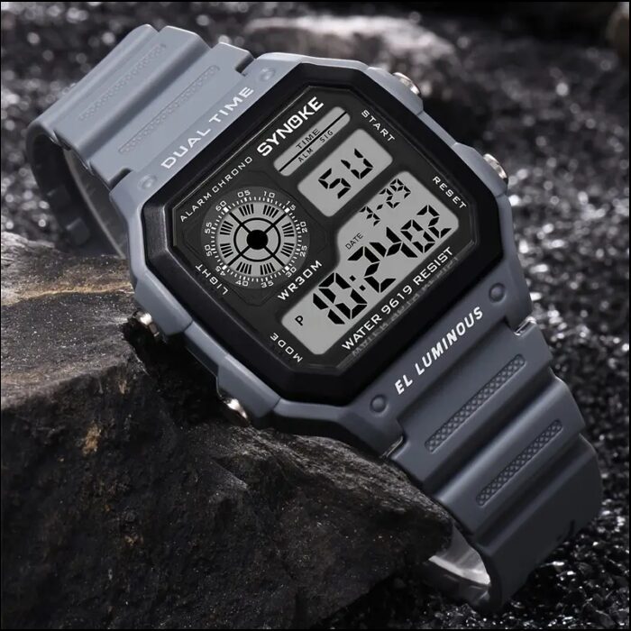 ⁦ساعة 3 شاشات سيليكون مربعة بألوان مختلفة⁩ - الصورة ⁦8⁩