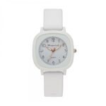 ساعة يد ملونة بعلبة classic watch لون ابيض