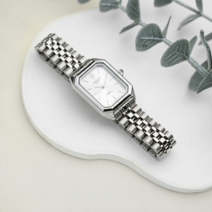 ⁦ساعة يد نسائية أنيقة لون فضي⁩ - الصورة ⁦2⁩