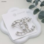 بروش شكل ماركة مع زركون لون فضي