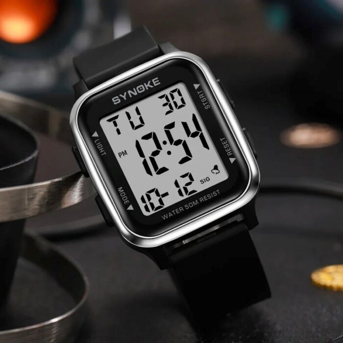 ⁦ساعة رياضية رجالية مقاومة لرذاذ الماء - شاشة عرض كبيرة - إضاءة خلفية LED للرؤية الليلية - ماركة Synoke⁩ - الصورة ⁦2⁩