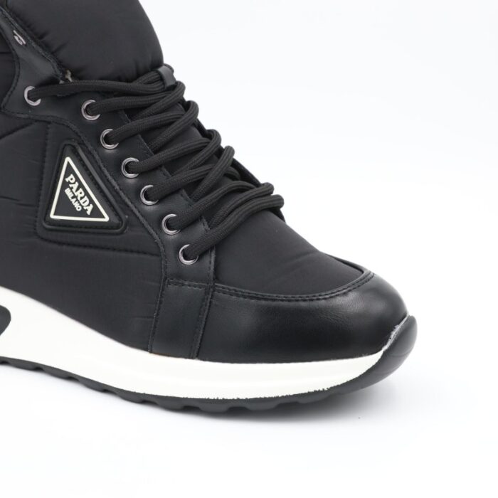 ⁦حذاء كاجوال برباط مع كعب شتوي للنساء لون أسود⁩ - الصورة ⁦2⁩