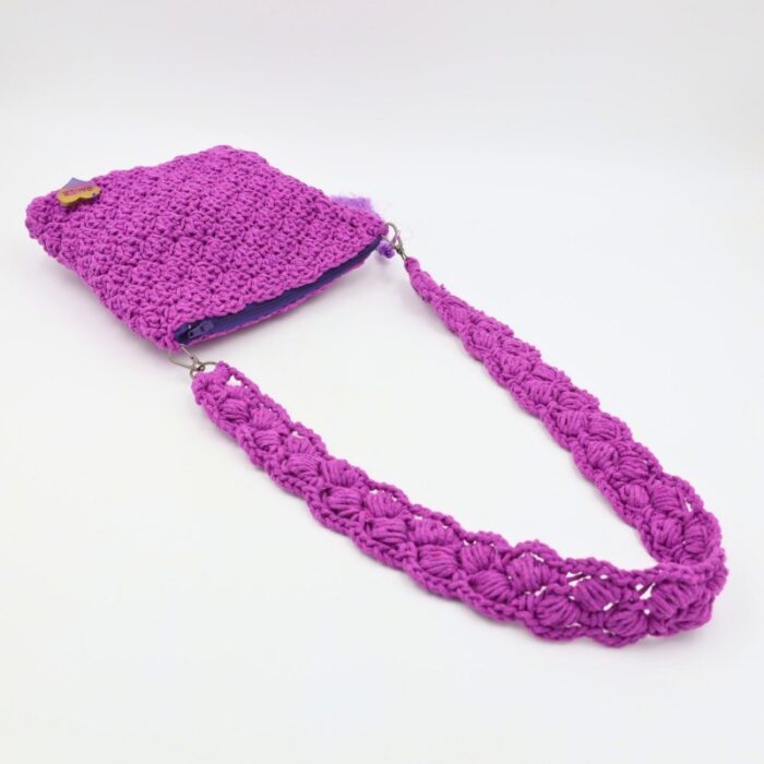 ⁦شنطة كروشيه مع يد كروشية لون ليلكي - نكشة فن⁩ - الصورة ⁦2⁩