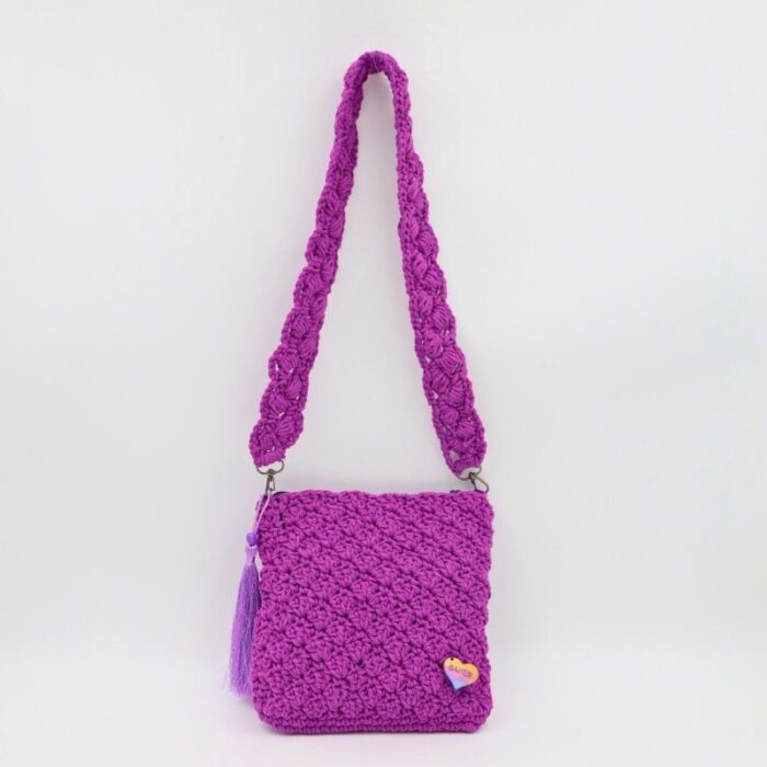 ⁦شنطة كروشيه مع يد كروشية لون ليلكي - نكشة فن⁩ - الصورة ⁦5⁩