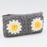 مقلمة صوف مربعات لون سكني وأبيض - نكشة فن