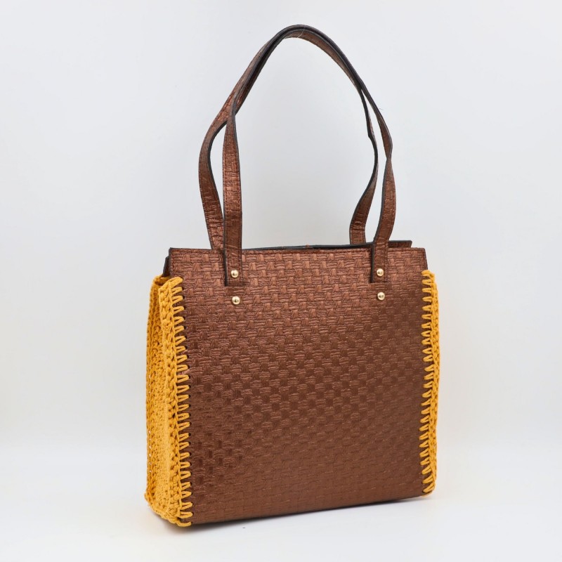 ⁦شنطة جلد جوانب كروشية مع يد جلد لون بني - نكشة فن⁩ - الصورة ⁦1⁩