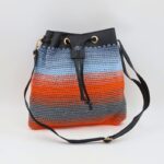 شنطة كروشية زم مع يد جلد لون مونس - نكشة فن