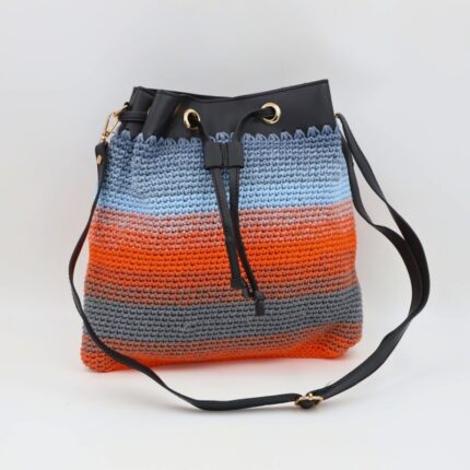 شنطة كروشية زم مع يد جلد لون مونس - نكشة فن