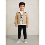 ⁦جاكيت ولادي بأزرار وأكمام طويلة للأطفال لون بيج⁩ - الصورة ⁦2⁩