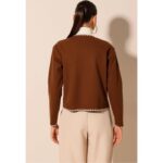 جاكيت ستاتي لون بني نقشة أبيض من الجوانب