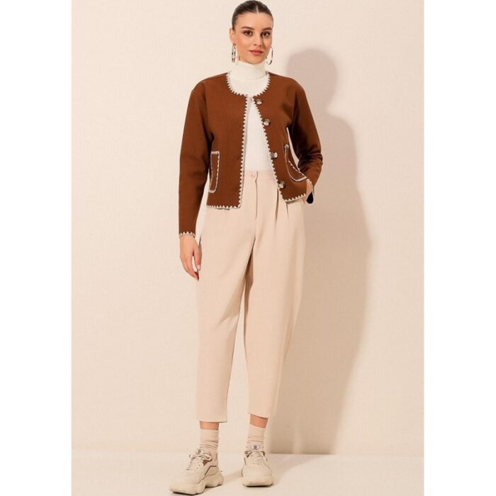 ⁦جاكيت ستاتي لون بني نقشة أبيض من الجوانب⁩ - الصورة ⁦5⁩