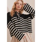 ⁦بلوزة ستاتي شتوي لون أسود خطوط سكري Trend Alaçatı Stili⁩ - الصورة ⁦2⁩