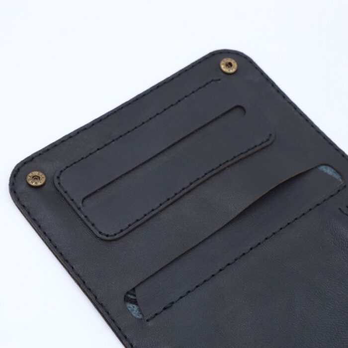 ⁦حقيبة تبغ من جلد طبيعي لون أسود⁩ - الصورة ⁦2⁩