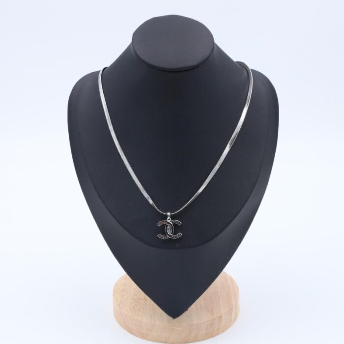 ⁦سلسال فضي عريض ع تعليقة زركون أبيض⁩ - الصورة ⁦2⁩