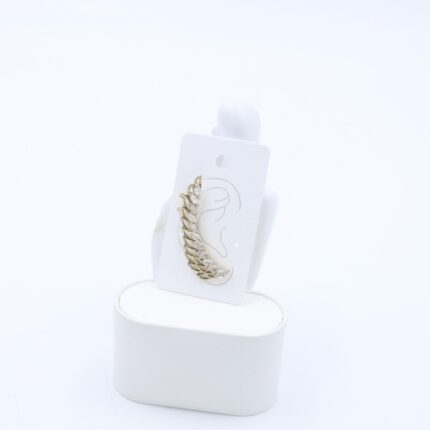 حلق فضي مع زركون بتصميم جناح