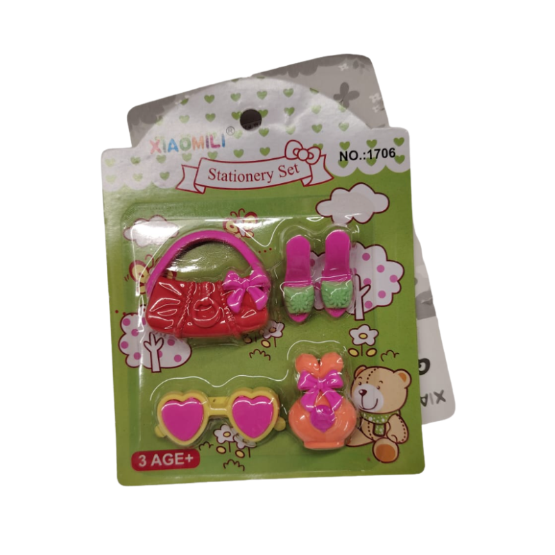 ⁦طقم ممحاة 4 قطع بأشكال حقايب باربي⁩ - الصورة ⁦1⁩