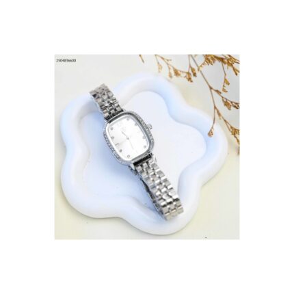 ساعة يد نسائية أنيقة اللون فضي من ماركة FJ مع كفالة سنتين ضد تغير اللون