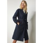 ترانشكوت طويل باللون الكحلي