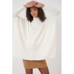 بلوزة شتوية سادة باللون البيج One Size