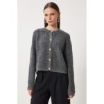 جرزة شتوية صوف بأزرار باللون الذهبي One Size