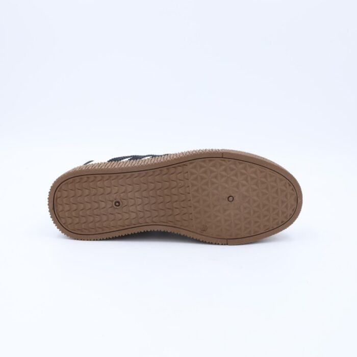 ⁦حذاء جلد رياضي كلاسيك للنساء لون أبيض وأسود⁩ - الصورة ⁦5⁩