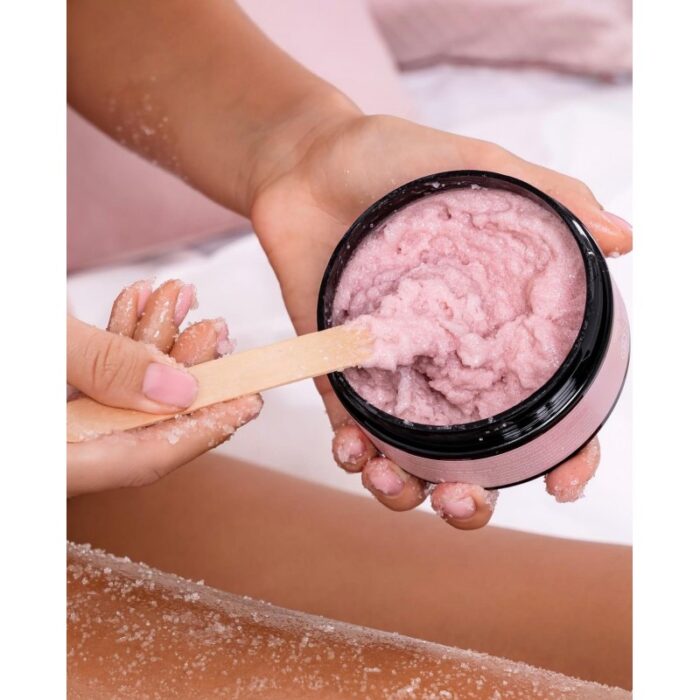 ⁦مرطب للجسم من سورايا بالفانيلا والطين الوردي 200 غرام⁩ - الصورة ⁦2⁩