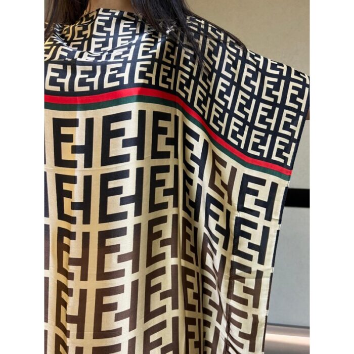 ⁦عباي قماش ساتان مع شال مقاس واحد⁩ - الصورة ⁦4⁩