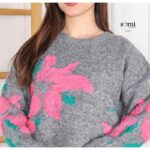 بلوزة صوف بتصميم رسومات ستاتي لون سكني