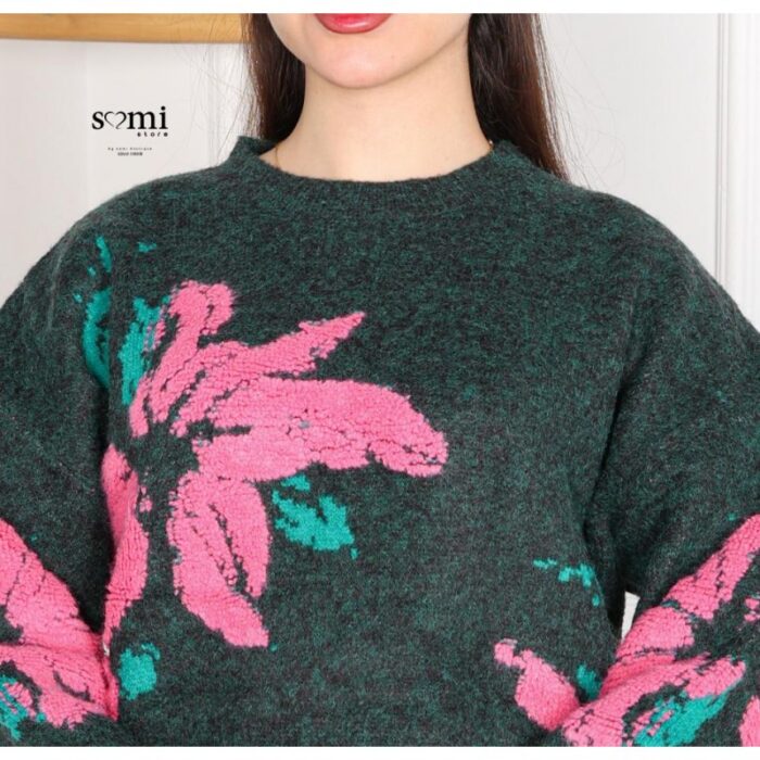 ⁦بلوزة صوف بتصميم رسومات ستاتي لون زيتي⁩ - الصورة ⁦4⁩