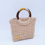 ⁦شنطة صغيرة مربعة مع يد عاج لون بيج - نكشة فن⁩ - الصورة ⁦3⁩