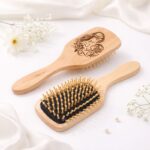 فرشاة شعر مربع (خشب) بتصميم ام وبنت صناعة يدوية