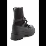 ⁦جزمة بتصميم رباط مع جوار ساق متوسط الطول للنساء لون أسود⁩ - الصورة ⁦2⁩