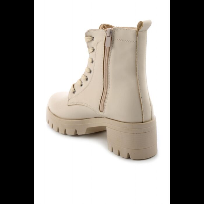 ⁦جزمة بتصميم رباط ساق متوسط الطول للنساء لون رمادي ونعل بيج⁩ - الصورة ⁦4⁩