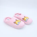 ⁦حفاية فرو بتصميم رسمة قطة للنساء لون زهري فاتح⁩ - الصورة ⁦2⁩