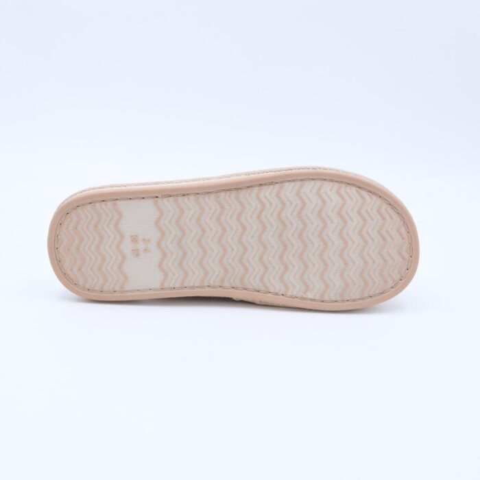 ⁦حفاية فرو للنساء لون بيج⁩ - الصورة ⁦5⁩